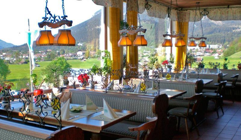 Hotel Restaurant Hausberg Garmisch-Partenkirchen Exterior photo