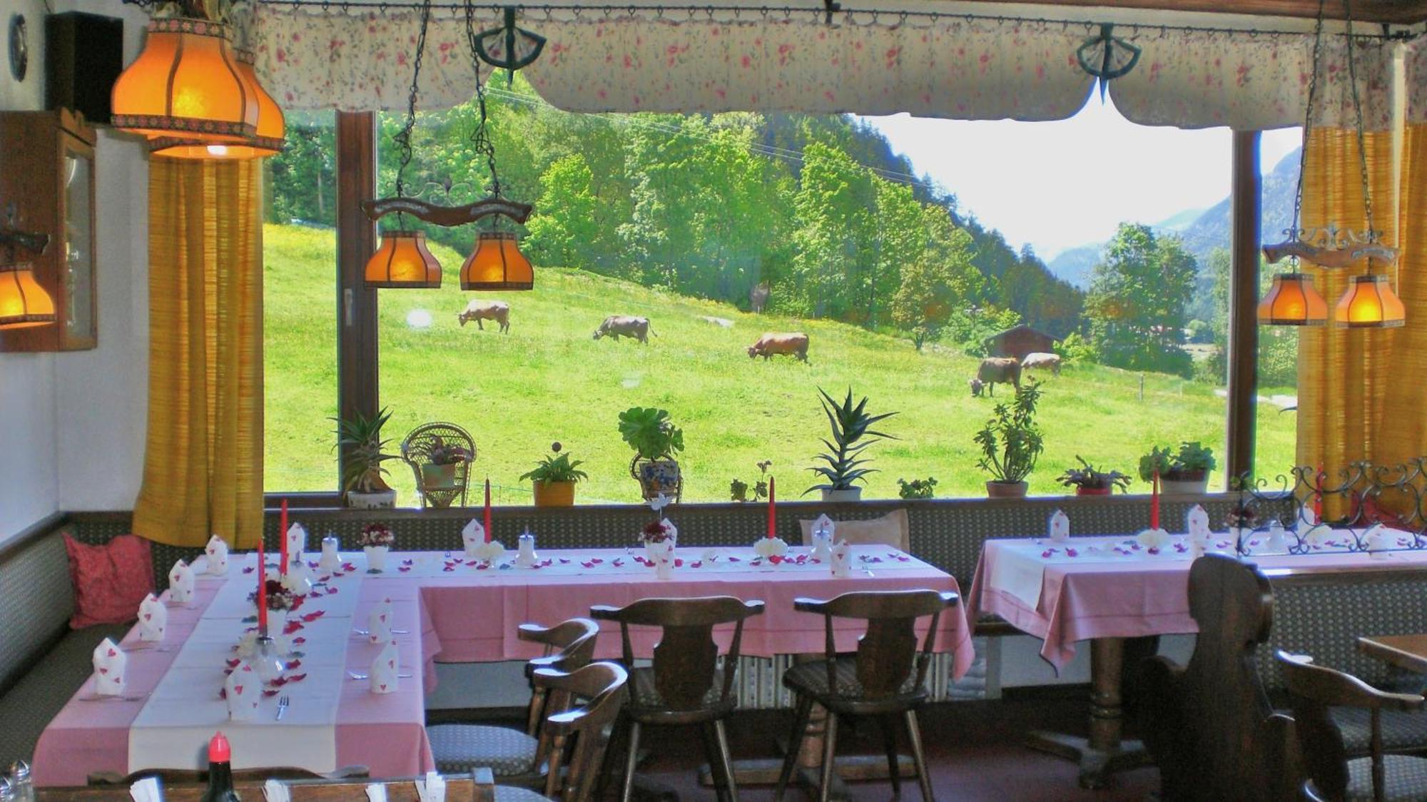 Hotel Restaurant Hausberg Garmisch-Partenkirchen Exterior photo